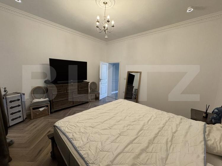 Casă cu 10 camere cu Teren 1143 Mp în Malu Mare