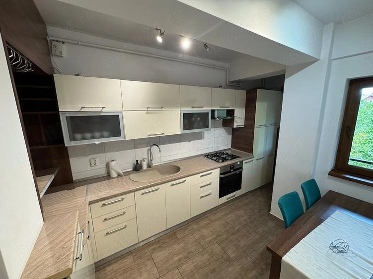 Apartament cu 2 camere decomandat în Titan