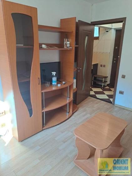 Tomis Nord, de inchiriat 2 camere, etaj 2, mobilat - 2