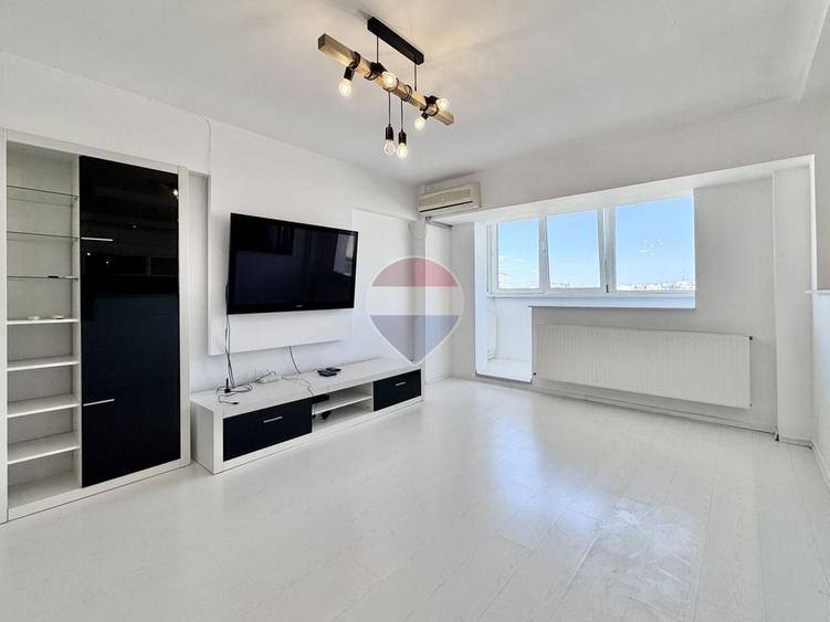Apartament cu 3 camere semidecomandat, mobilat în Titulescu