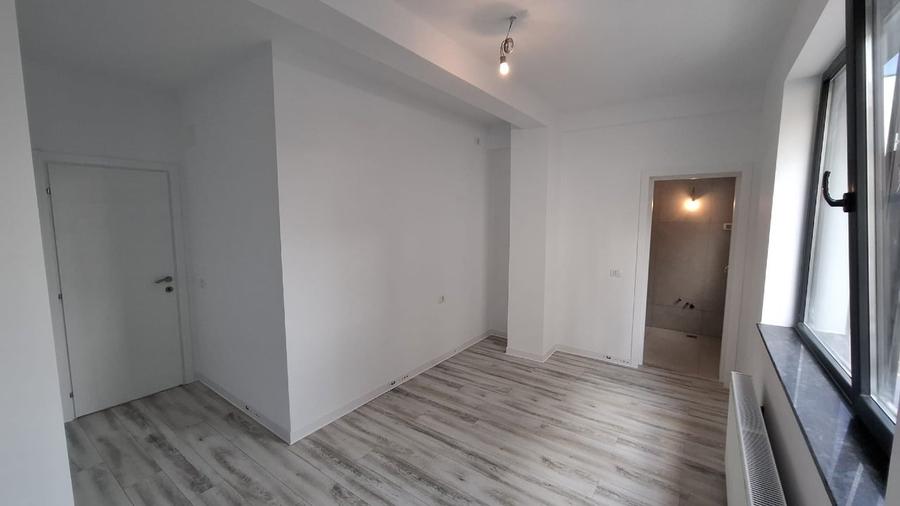 Apartament cu 3 camere decomandat în Kamsas