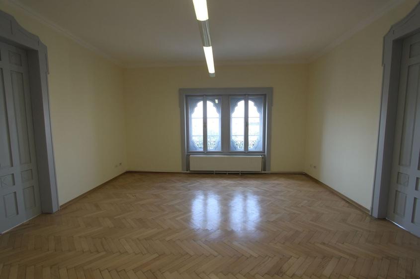 Birou, de 180 mp, în Ultracentral