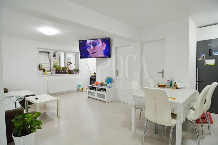 Casă individuală cu 4 camere cu Canalizare în Dâmbul Rotund