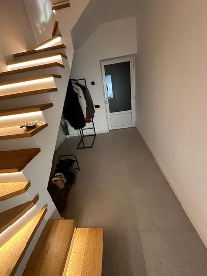 Duplex cu 4 camere cu Garaj în Nord-Est