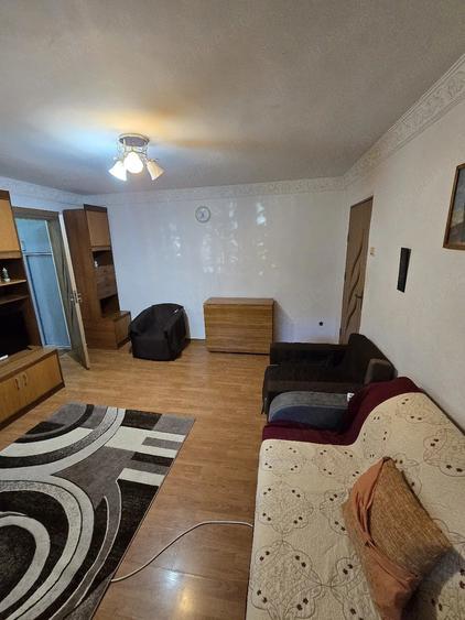 Apartament cu 2 camere semidecomandat în Inel II