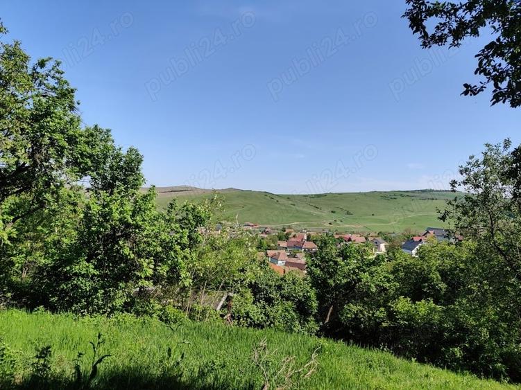 Teren de 1400 mp, în Dezmir