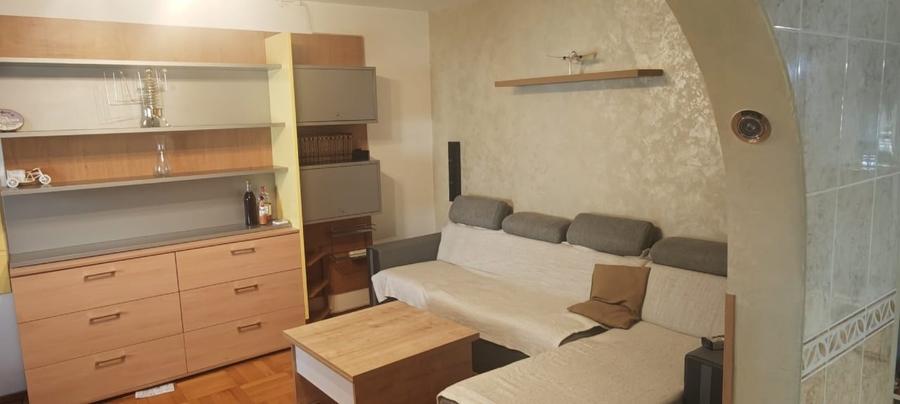 Apartament cu 3 camere decomandat, mobilat în Băneasa