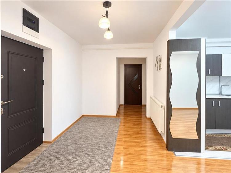 Apartament cu 3 camere decomandat în Tătărași