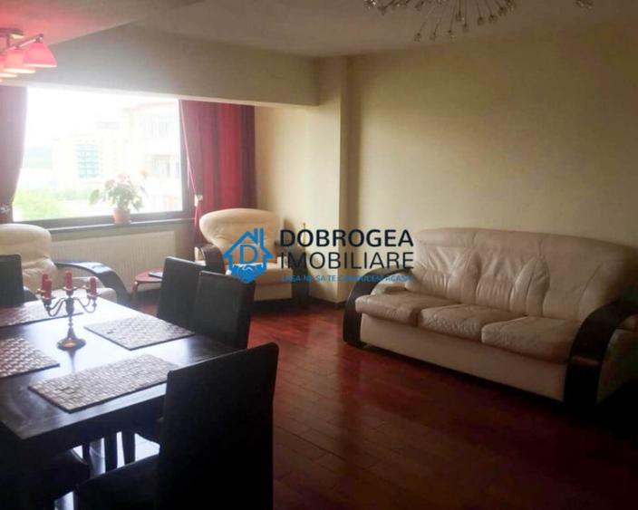 Apartament cu 3 camere decomandat în Păcii