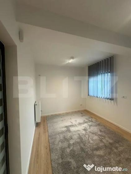 Casă cu 5 camere cu Teren 1600 Mp în Central