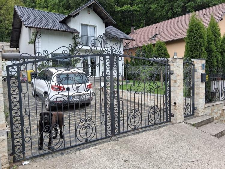 Casă individuală cu 4 camere cu Teren 500 Mp în Sud-Est
