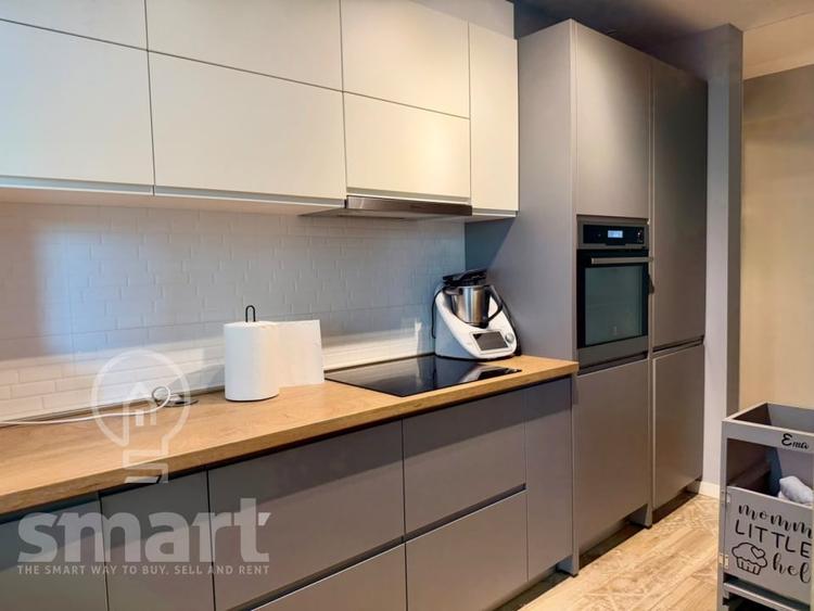 Apartament cu 3 camere semidecomandat, mobilat în Borhanci