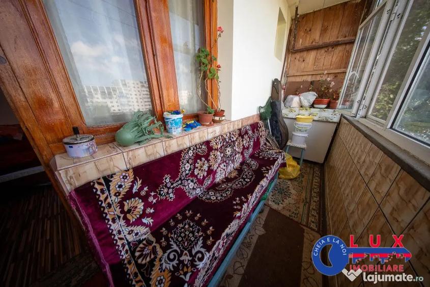 Apartament cu 3 camere semidecomandat în Ultracentral