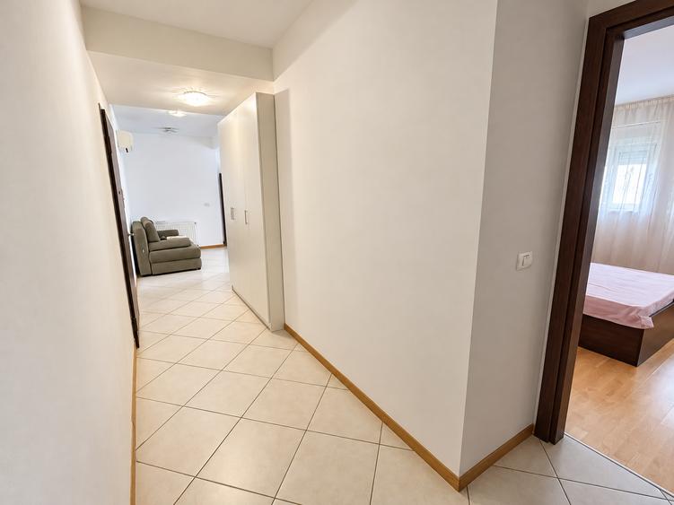 Apartament cu 3 camere decomandat în Torontalului
