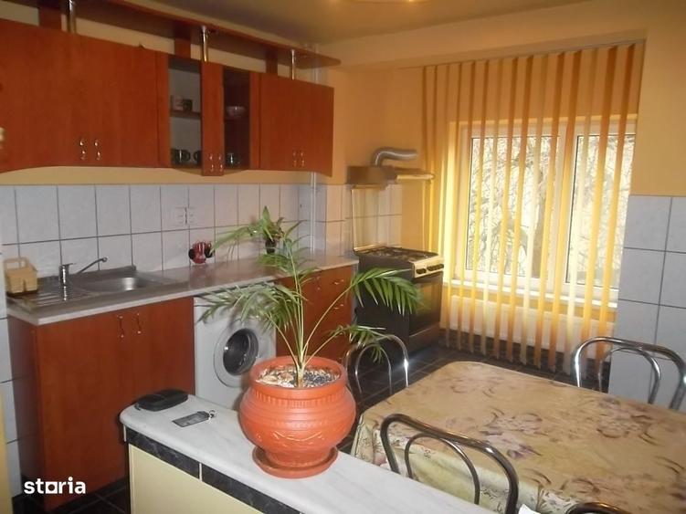 Apartament cu 2 camere decomandat în Piața Centrală