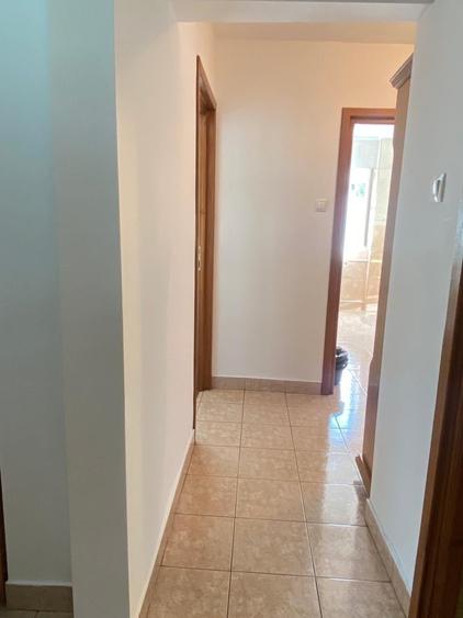 Apartament cu 3 camere decomandat în Berceni