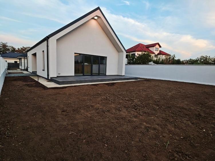 Casă individuală cu 4 camere cu Garaj în Corbeanca