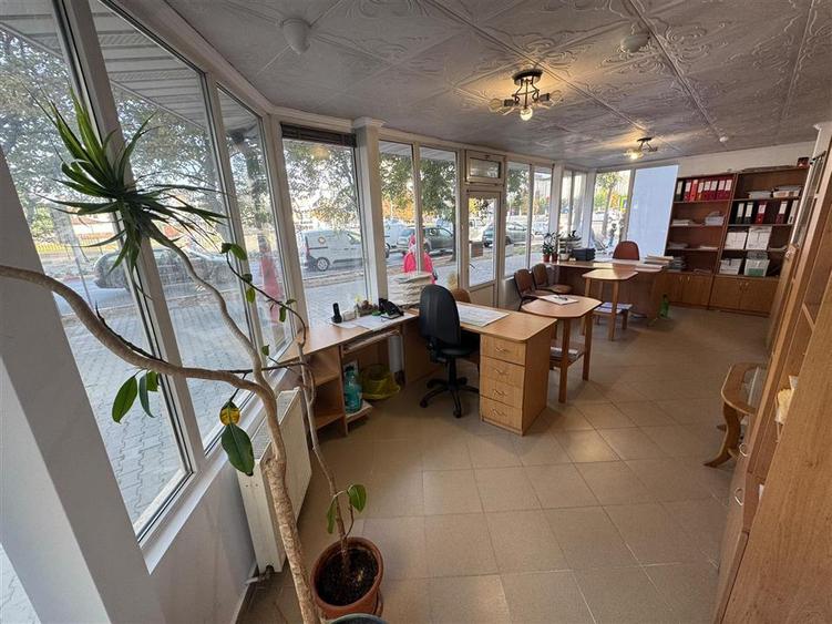 Spațiu comercial, de 78 mp, în Central