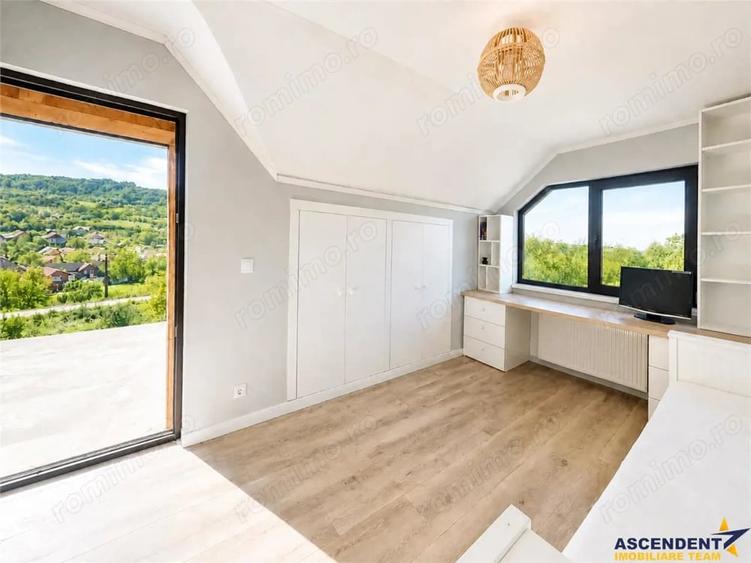 Casă cu Teren 1532 Mp în Șinca