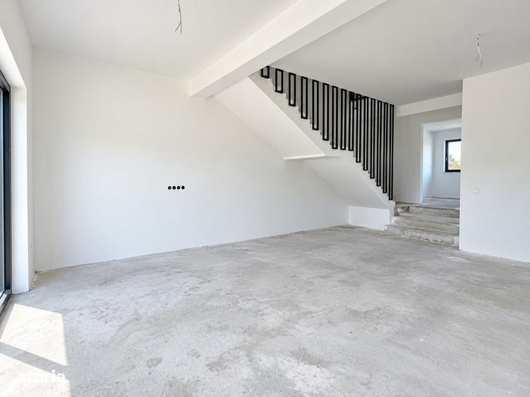 Casă cu 4 camere în Juc-Herghelie