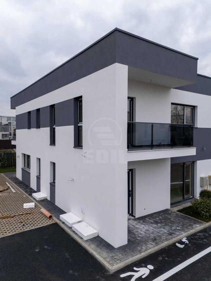 Duplex cu 5 camere cu Canalizare în Florești