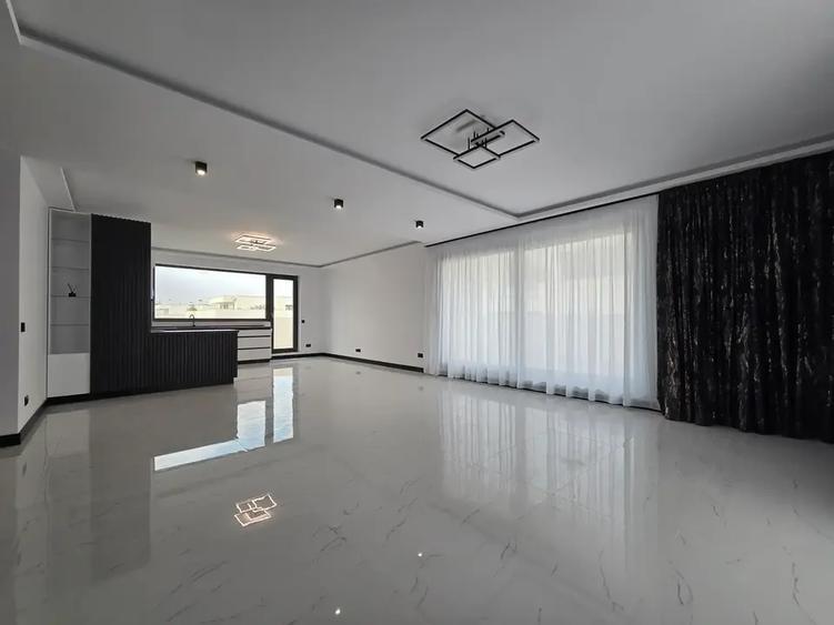 Penthouse cu 3 camere decomandat în Titan