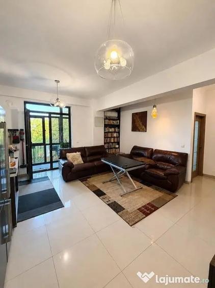 Apartament cu 3 camere decomandat în Bucium