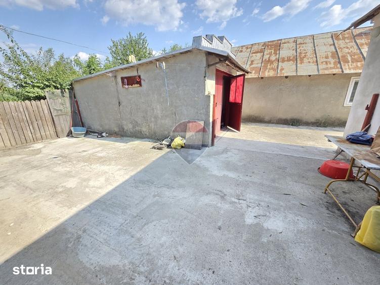 Casă cu 4 camere cu Teren 1155 Mp în Milcovul