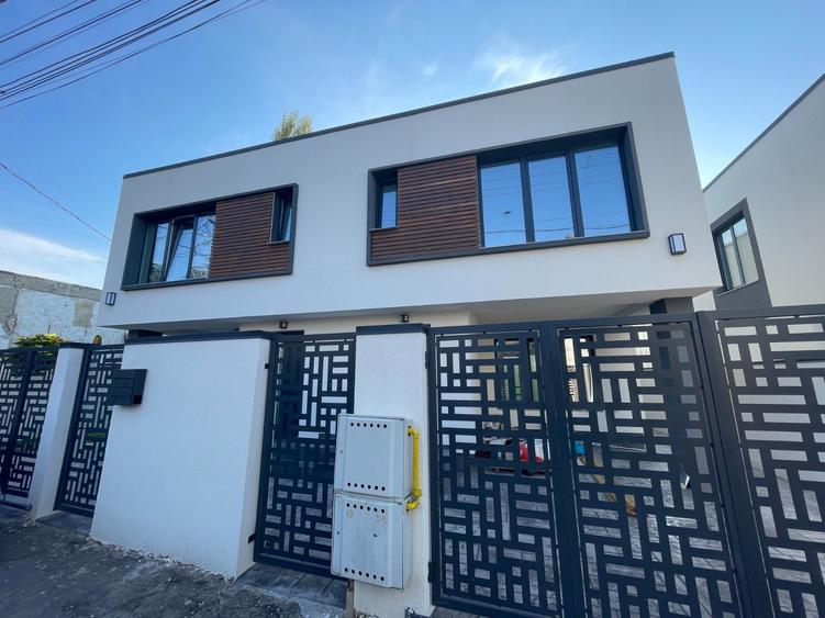 Duplex cu 4 camere cu Canalizare în Central