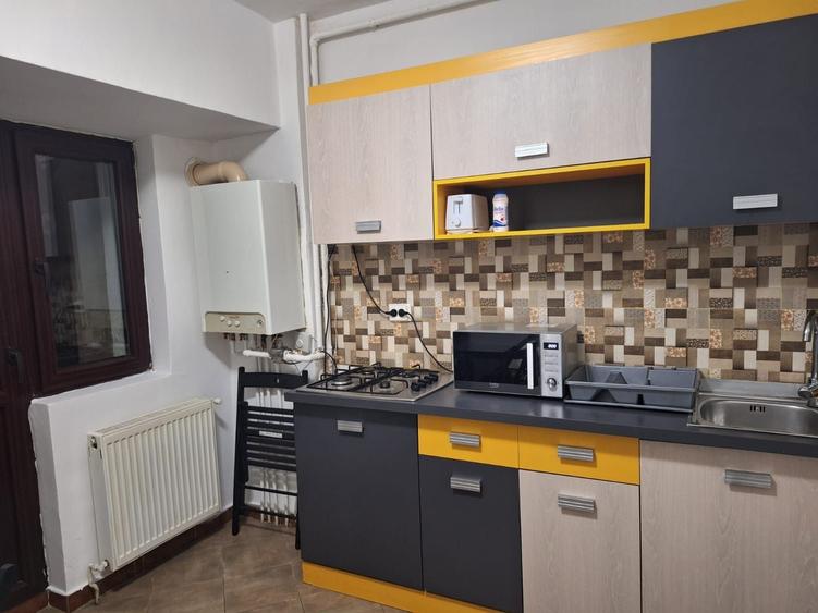 Apartament cu 2 camere semidecomandat în Universitate