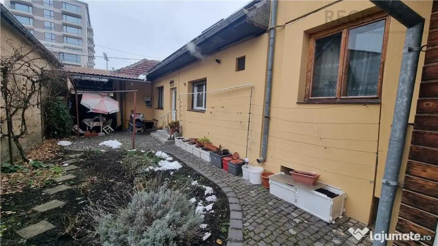 Casă cu 5 camere cu Teren 240 Mp în Zizin