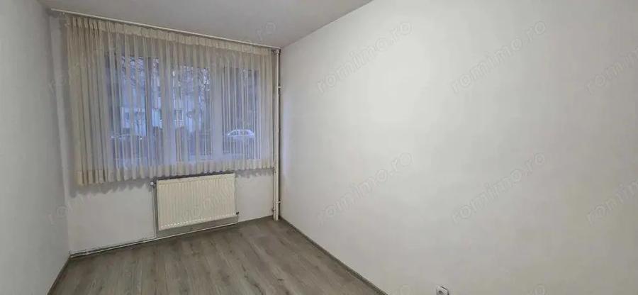 Apartament cu 3 camere decomandat în Tudor
