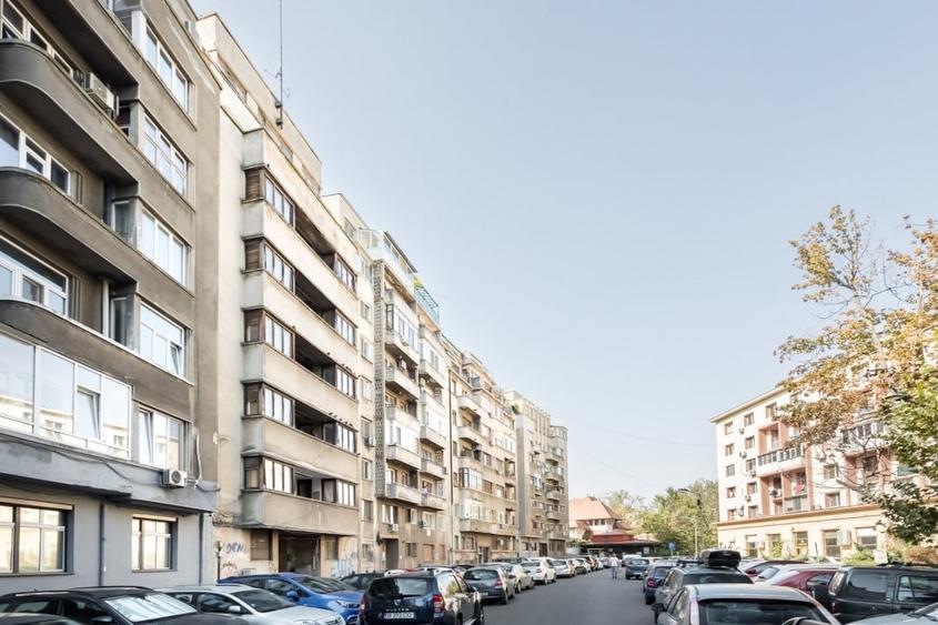 Casă individuală cu 46 camere cu Canalizare în Centrul Istoric