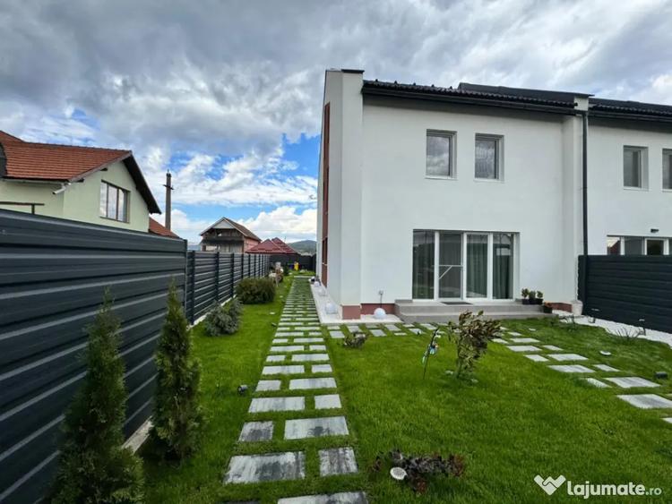 Casă cu 4 camere cu Teren 350 Mp în Săsar