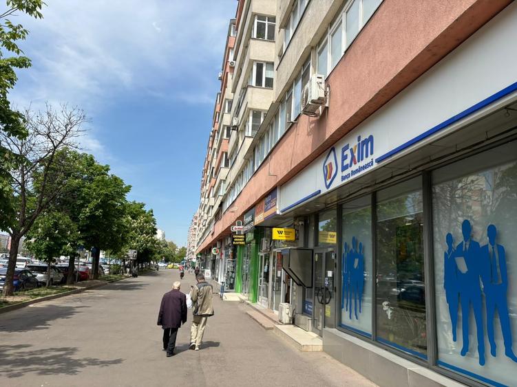 Spațiu comercial, de 60 mp, în P-ța Victoriei