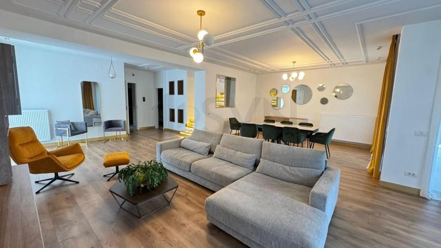 Casă cu 5 camere cu Teren 620 Mp în Central