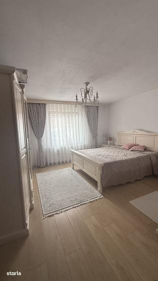 Casă cu 4 camere cu Teren 433 Mp în Central