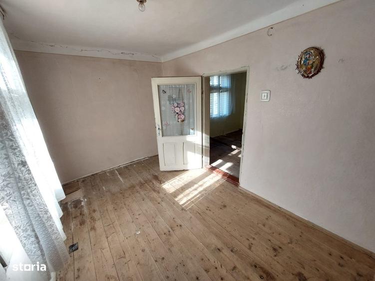 Casă cu 4 camere în Urleta