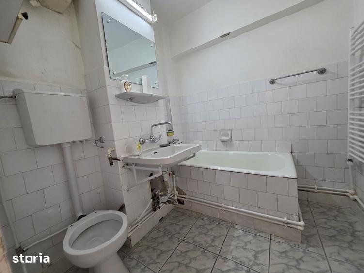 Apartament cu 3 camere decomandat în Decebal