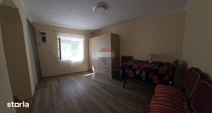 Casă cu 3 camere cu Teren 900 Mp în Odobești