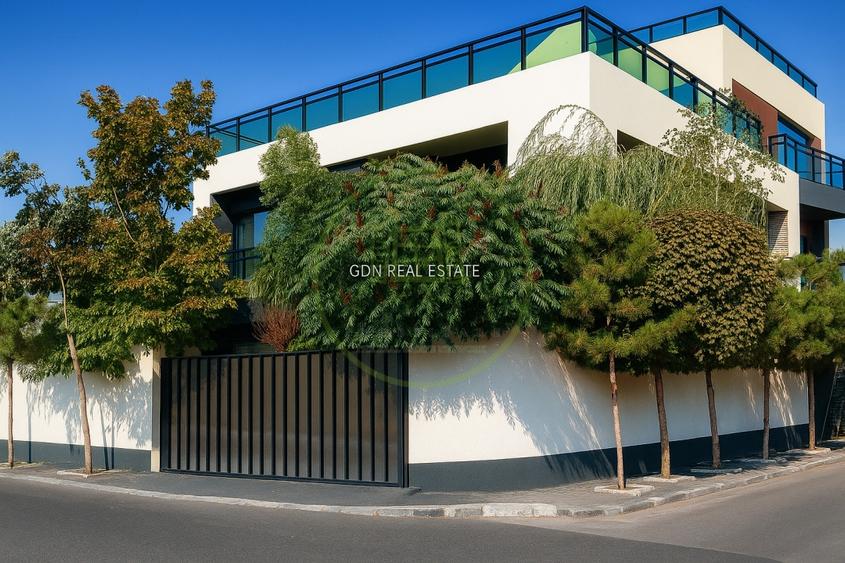 Casă individuală cu 8 camere cu Canalizare în Colentina