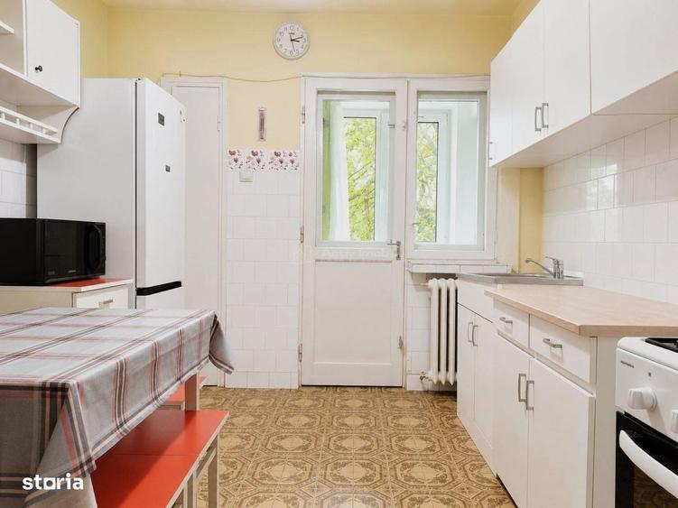 Apartament cu 4 camere decomandat în Central