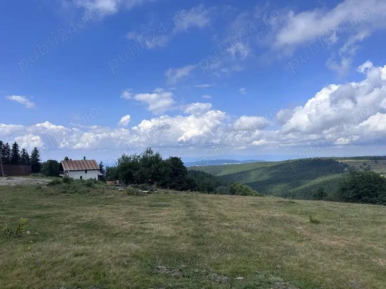 Teren de 1550 mp, în Central