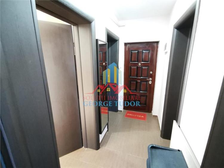Apartament cu 3 camere semidecomandat, mobilat în Militari