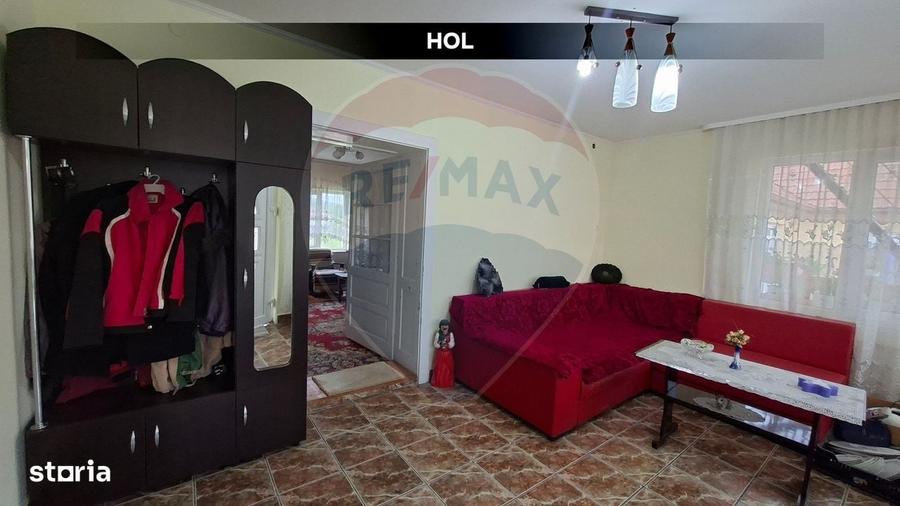 Casă cu 4 camere în Săbișa