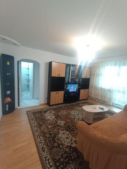 Apartament cu 2 camere semidecomandat în Boș