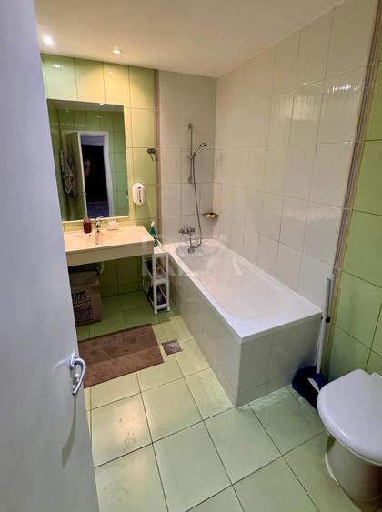 Apartament cu 3 camere semidecomandat, mobilat în Vitan-Bârzești