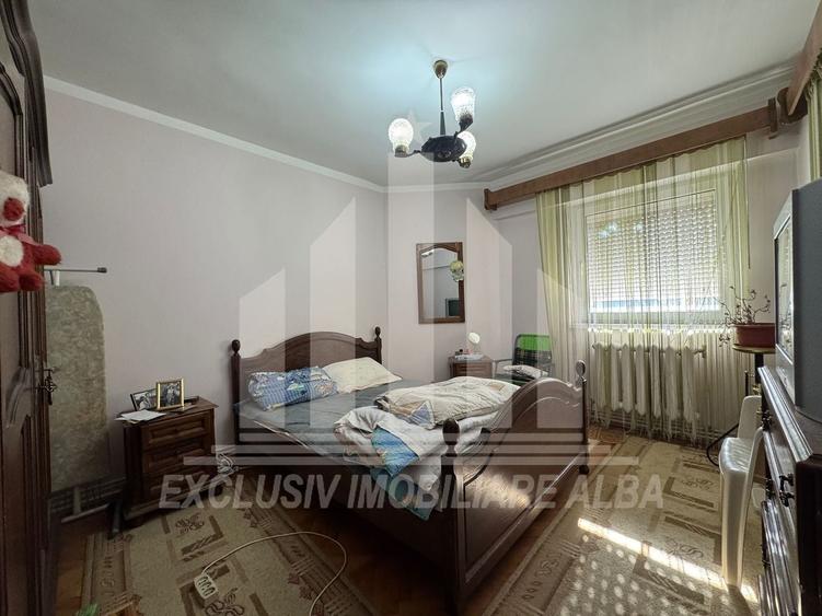 Apartament cu 3 camere decomandat, mobilat în Central