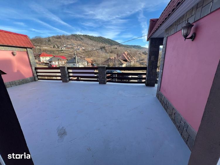 Casă cu 4 camere cu Teren 1570 Mp în Valea Doftanei