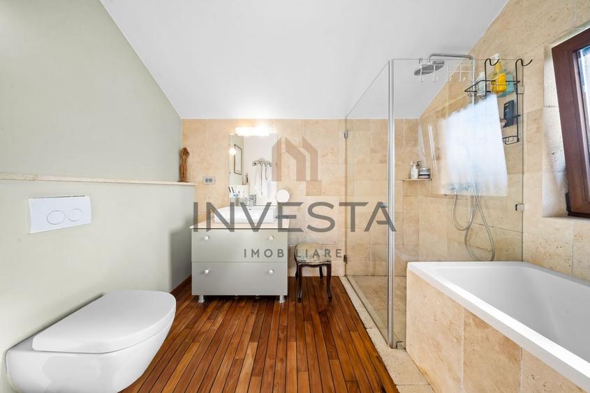 Casă individuală cu 6 camere cu Canalizare în Făget